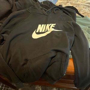 NIKE SWEATSHIRT
